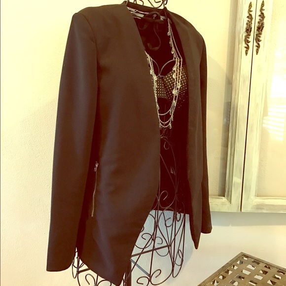 Everly Black Blazer