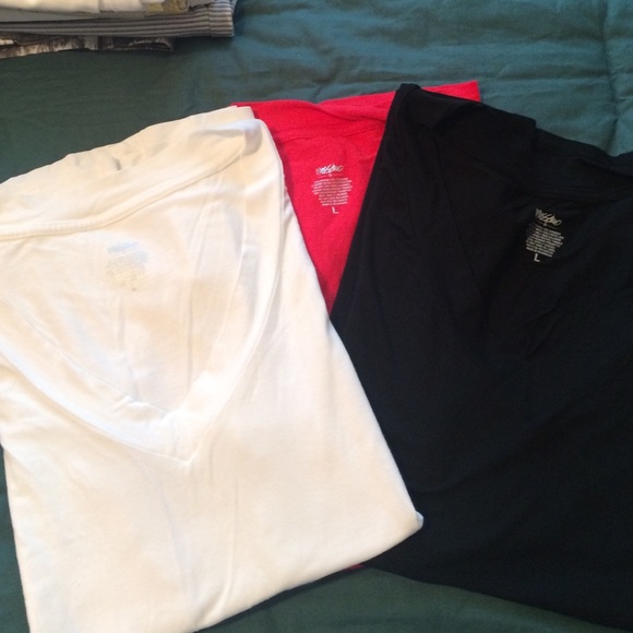 Set of 3 Mossimo v-neck tees