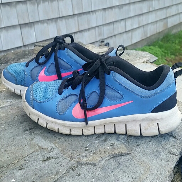 Bundle girls Nike 5.0 free sneakers/Vizari cleats - Picture 3 of 4