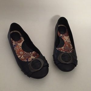 Dark navy flats w pewter circle detail. Like new!