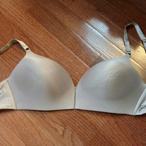 Victoria Secret no wire bra