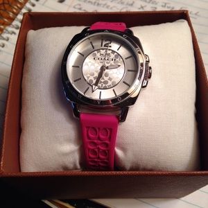 BEAUTIFUL PINK COACH WATCH!! 💜💜
