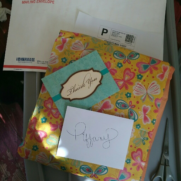 When u shop at MOMMYS LIKE ME we give u "flair"