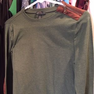 Light sweatshirt top
