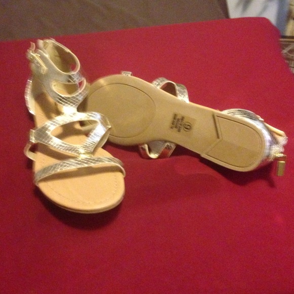 Sandals - Picture 2 of 4