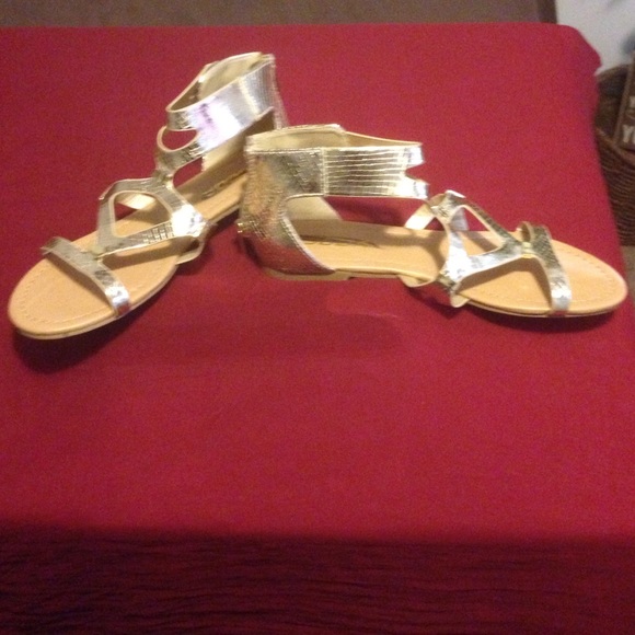Sandals - Picture 4 of 4