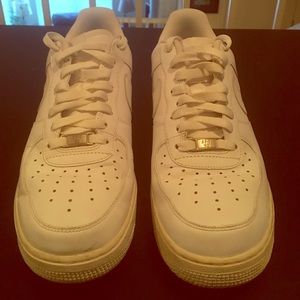 Men's white Air Force one shoes
