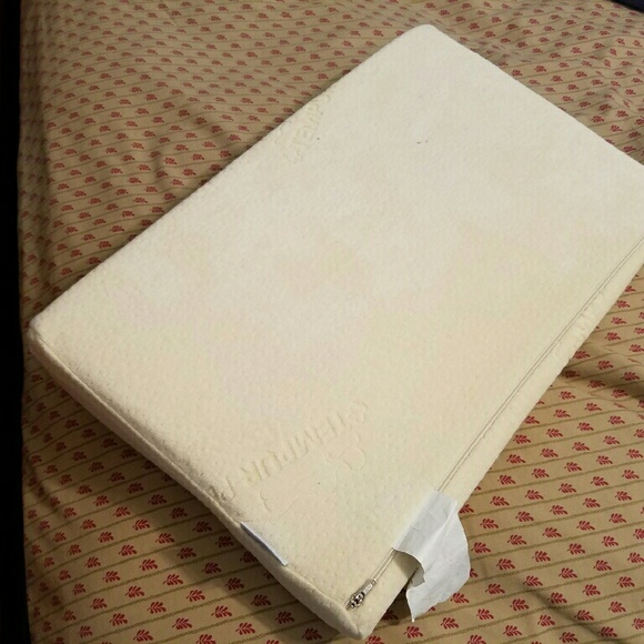 Temper-Pedic Pillow - Picture 4 of 4