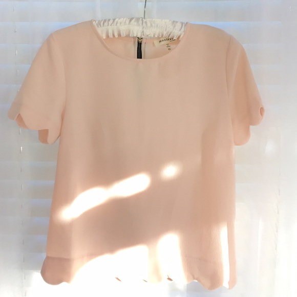 LIGHT PEACH SCALLOPED BLOUSE