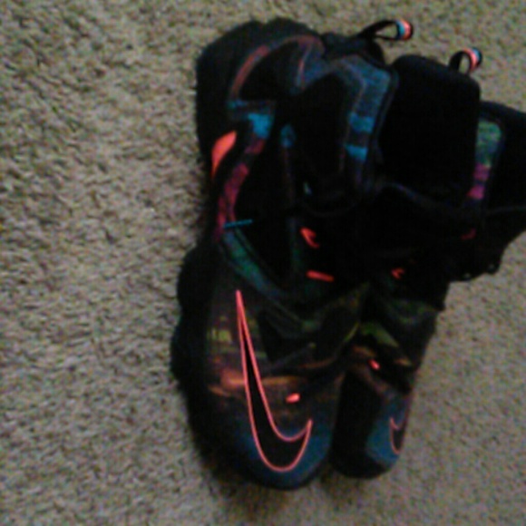 Nike lebrons 13