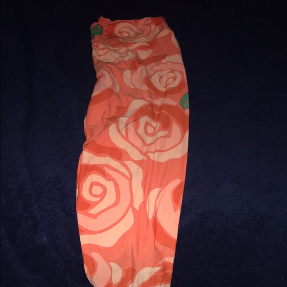One size LULAROE rose leggings -orange