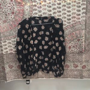 Black with flower details kimono