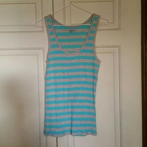 Gap tank top bundle