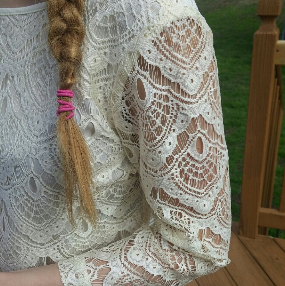 Donated 💕 back Zip up Lace blouse - Picture 3 of 6