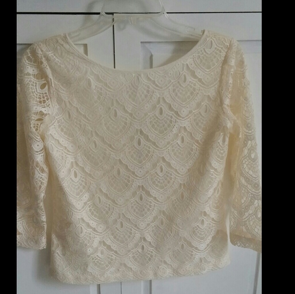Donated 💕 back Zip up Lace blouse - Picture 2 of 6
