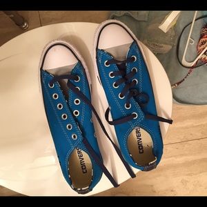 Royal blue converse - never been worn!
