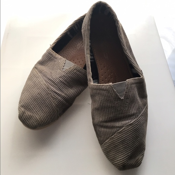 Gently Worn Toms size 7