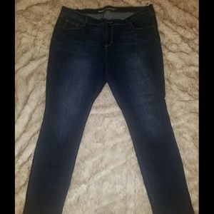 Old Navy Mid-Rise Curvy Skinny Jeans