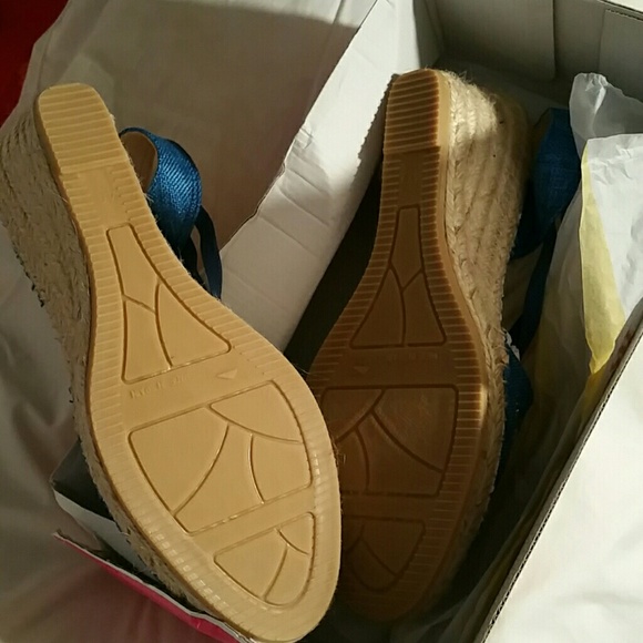 Vidoreta Espadrilles - Picture 2 of 4