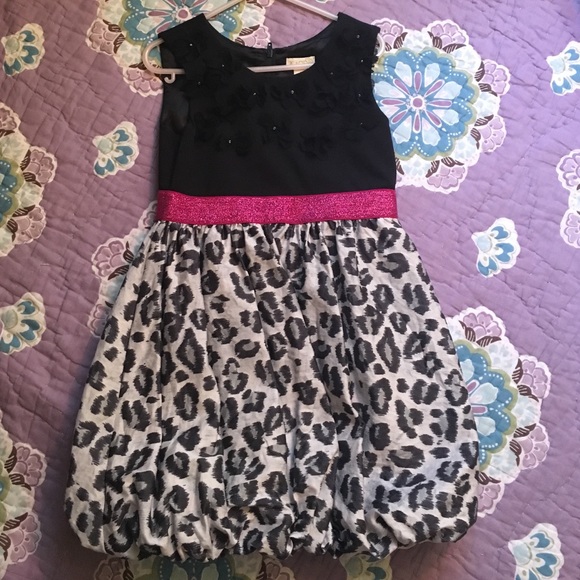 Beautiful Children's Place holiday dress!