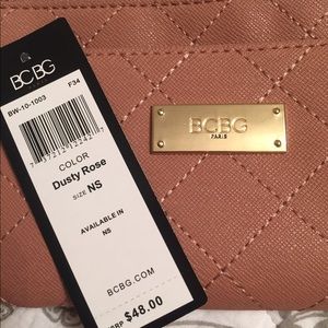 FINAL price ⭐️ BCBG wristlet