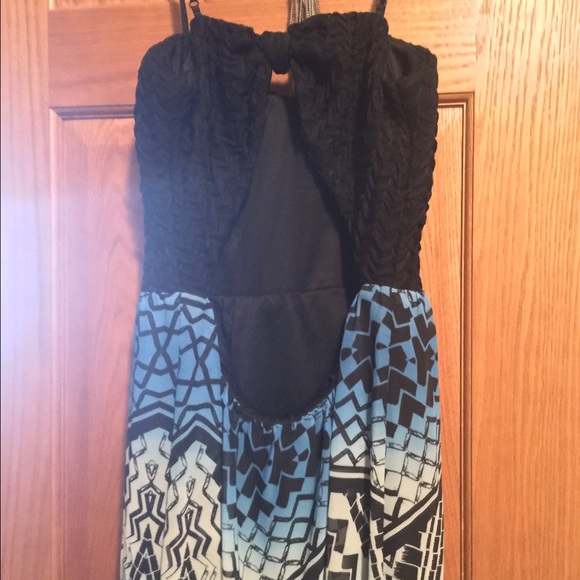 Trixxi Maxi Dress - Picture 2 of 4