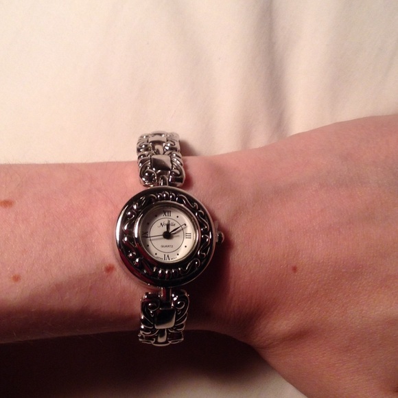 ⌚️NWOT Intricate Silver Watch - Picture 2 of 4