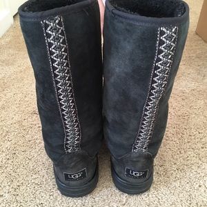 Black UGG boots.