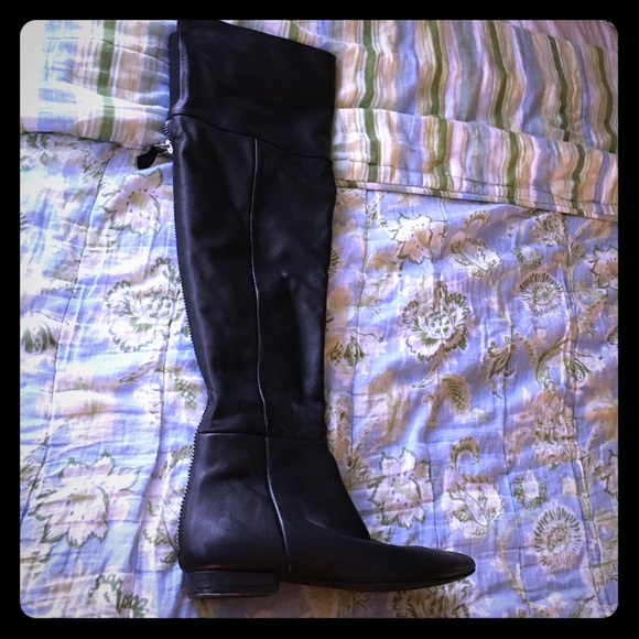 Kristen Cavallari Blk tall shaft leather boots