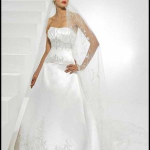 Allure Designer Wedding Dress Sz 6 - holiday price