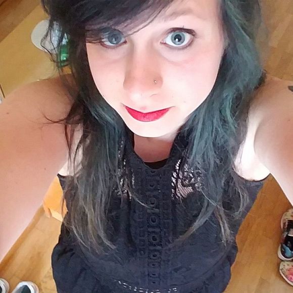 Meet your Posher, Haley - Picture 1 of 1