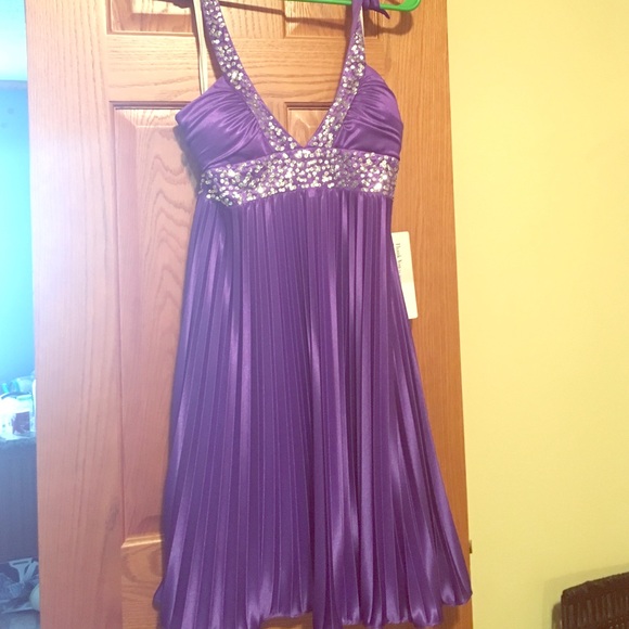 Large Morgan & Co. Formal Dress - Picture 1 of 4