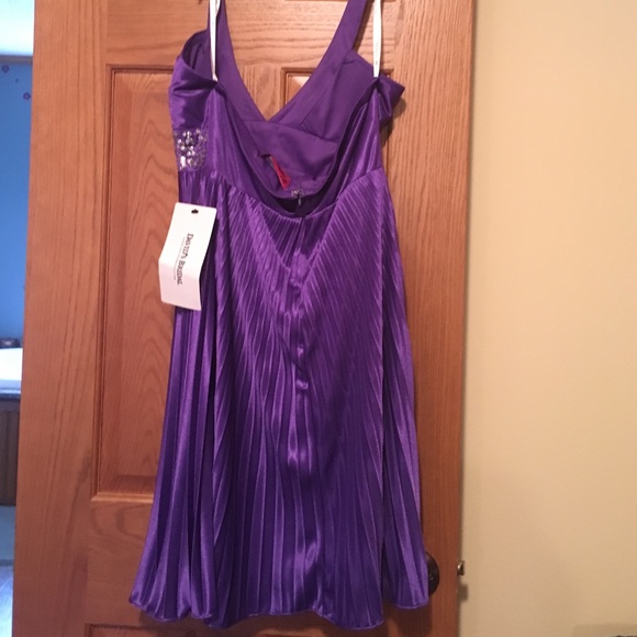 Large Morgan & Co. Formal Dress - Picture 4 of 4