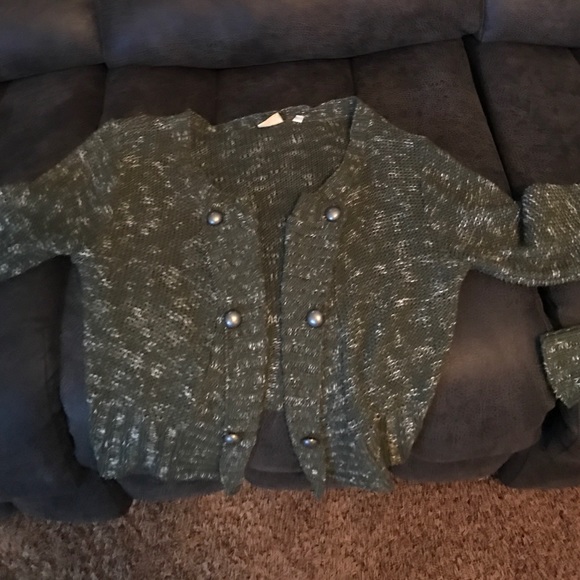 Women's sweater😘 - Picture 2 of 3