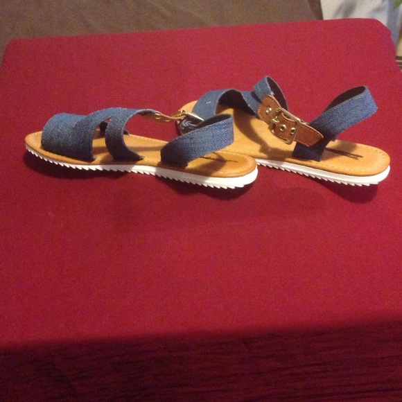 Sandal - Picture 2 of 4