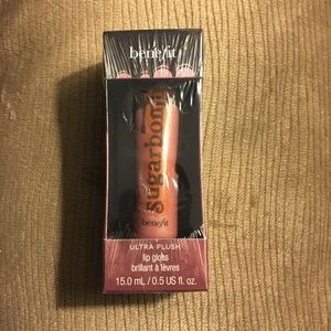 Benefit lip gloss