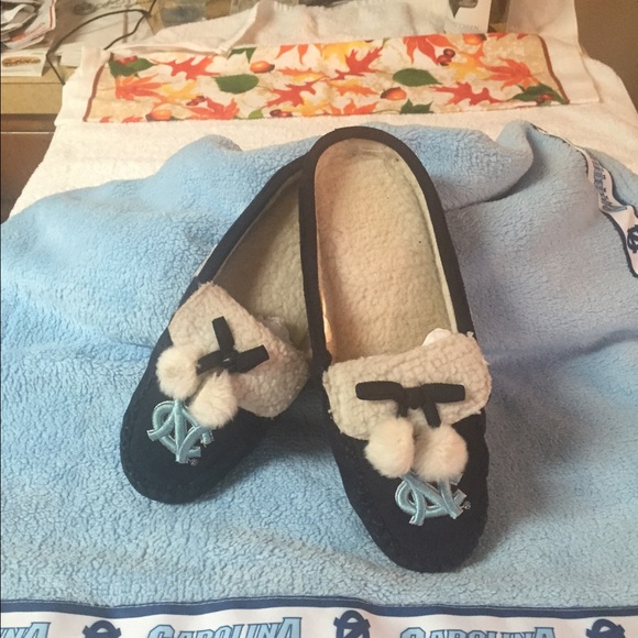 UNC  official bedroom slippers. Mules small size