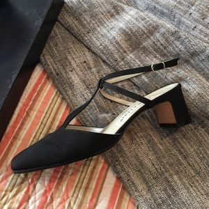 ANNE KLEIN Black grosgrain pumps