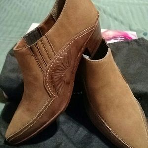 Final Sale.. VERO CUIOU ANKLE BOOTS SUPPLE LEATHER