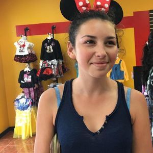 Meet your Posher, Hayley