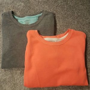 Lot of <2> crew neck sweatshirts
