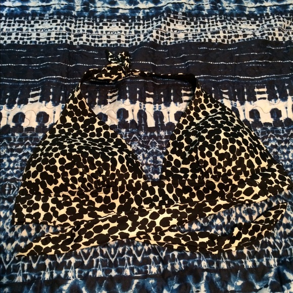 VS Halter bikini top size xl