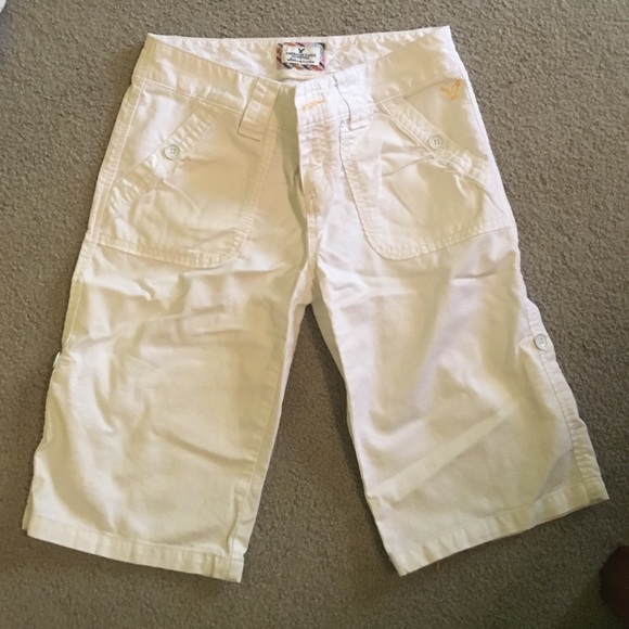 AEO white capris