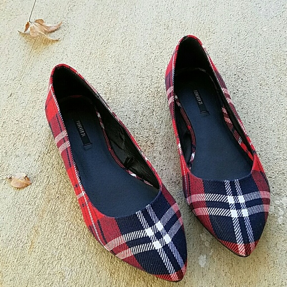 Forever 21 Plaid Pointed Toe Flats. Size 7