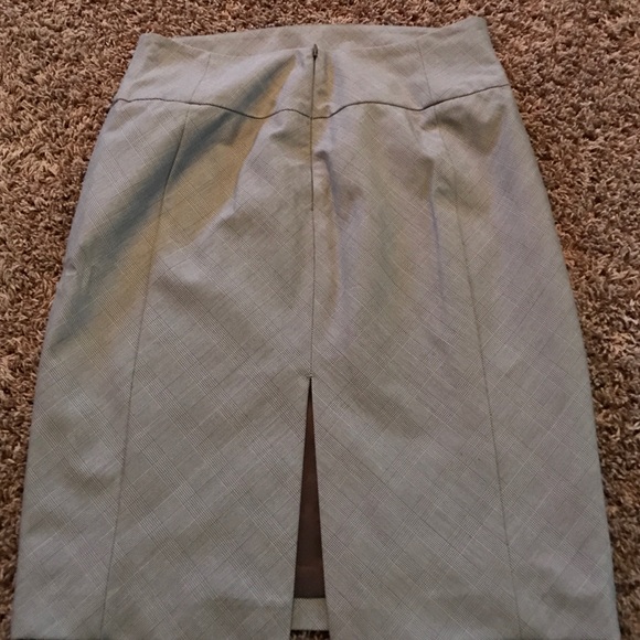 Women's skirt - Picture 2 of 3