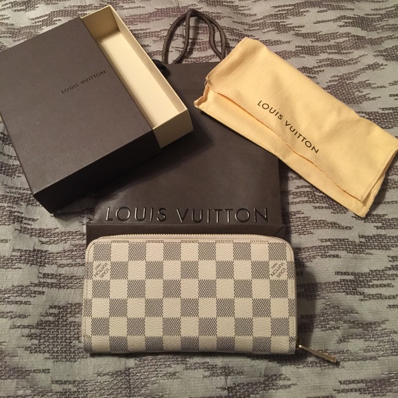 Louis Vuitton Damier Azur Zippy Wallet