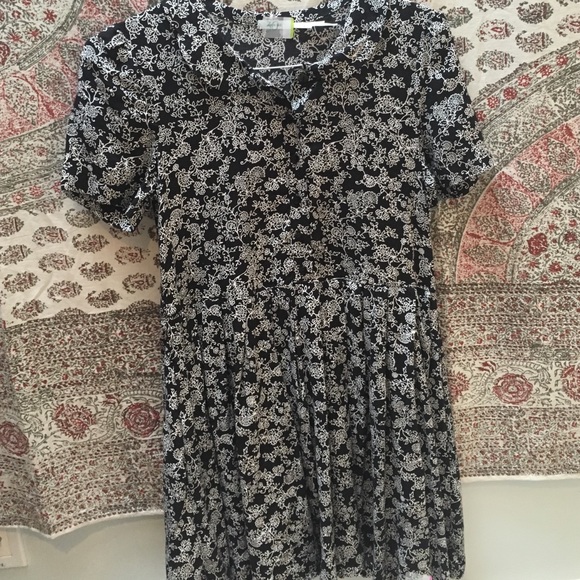 Peter Pan black dress