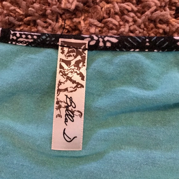 Short sleeve stretch top with chevron pattern - Picture 2 of 2