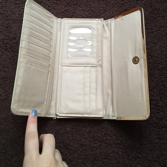 Green wallet - Picture 2 of 4