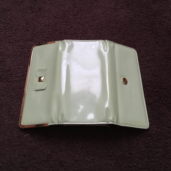 Green wallet - Picture 3 of 4